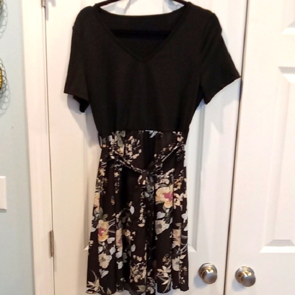 SHEIN Black Floral Mini Dress